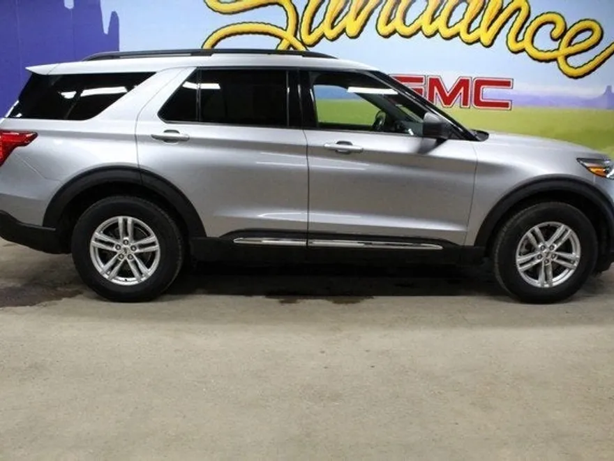 2020 Ford Explorer XLT photo 1