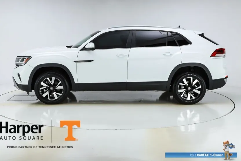2023 Volkswagen Atlas Cross Sport SE photo 1