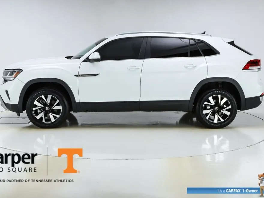 2023 Volkswagen Atlas Cross Sport SE photo 1