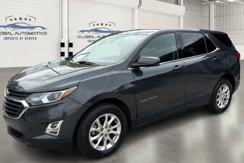 2020 Chevrolet Equinox LT photo 1