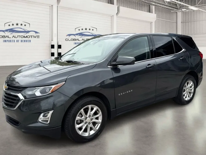 2020 Chevrolet Equinox LT photo 1