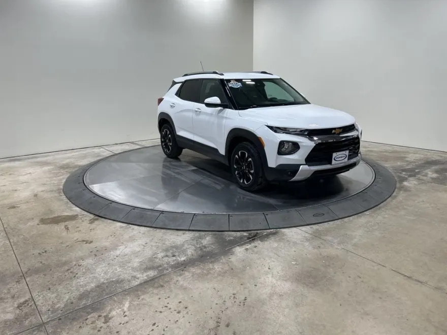 2023 Chevrolet Trailblazer LT photo 1