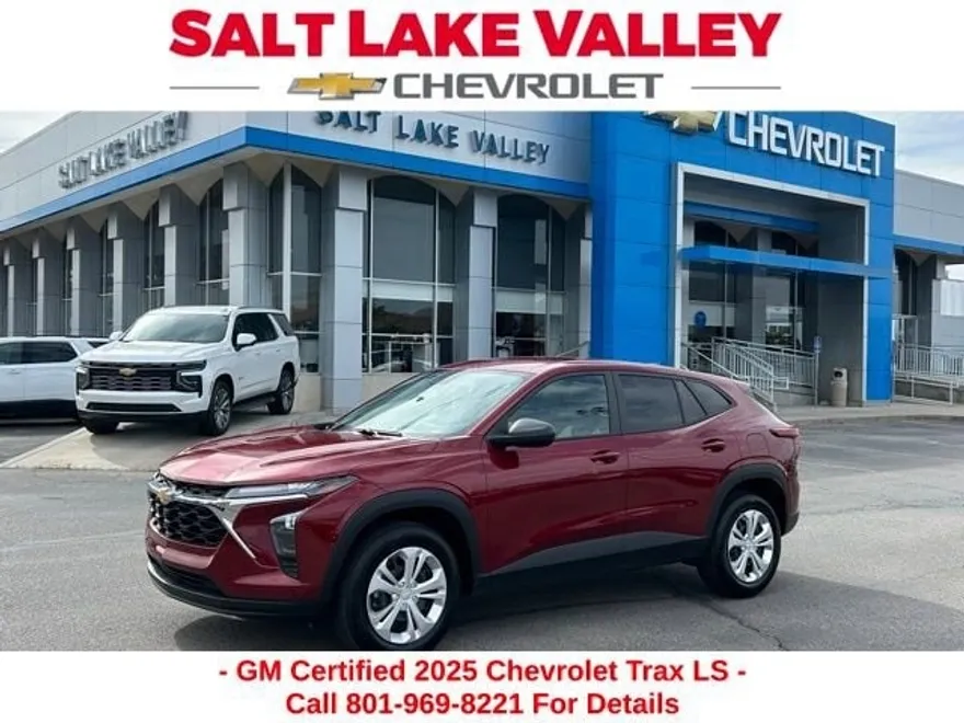 2025 Chevrolet Trax LS photo 1