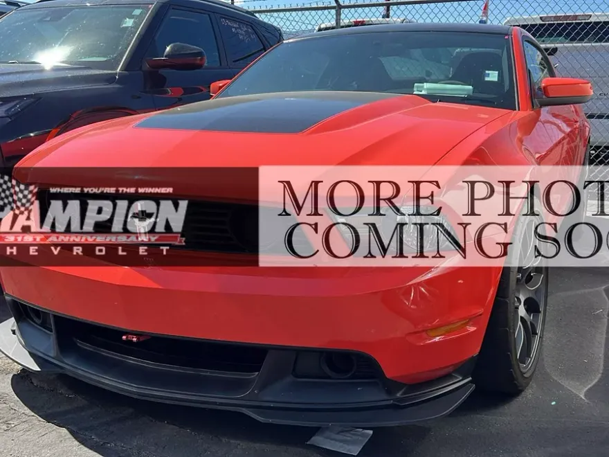 2012 Ford Mustang GT photo 1