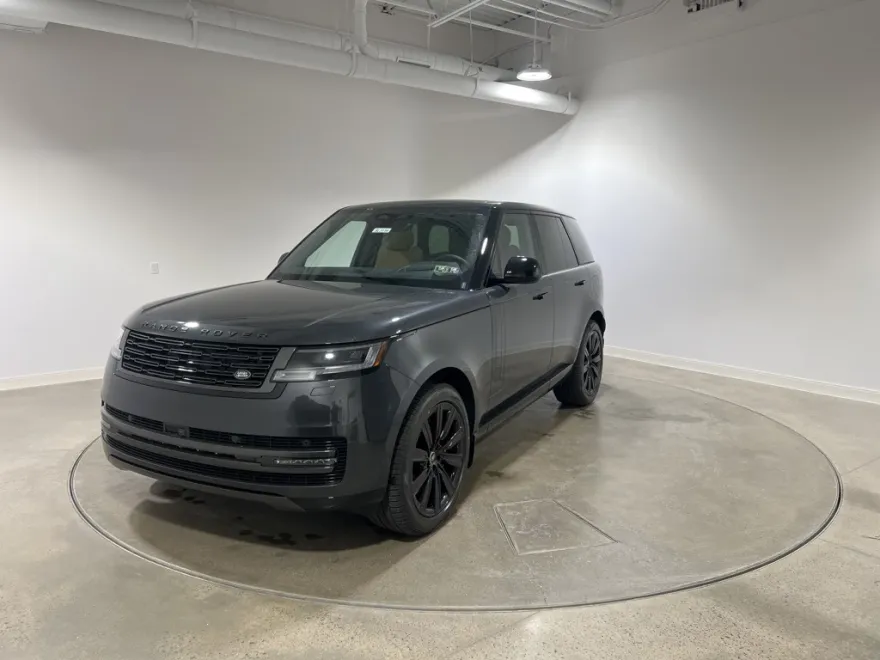 2025 Land Rover Range Rover SE photo 1