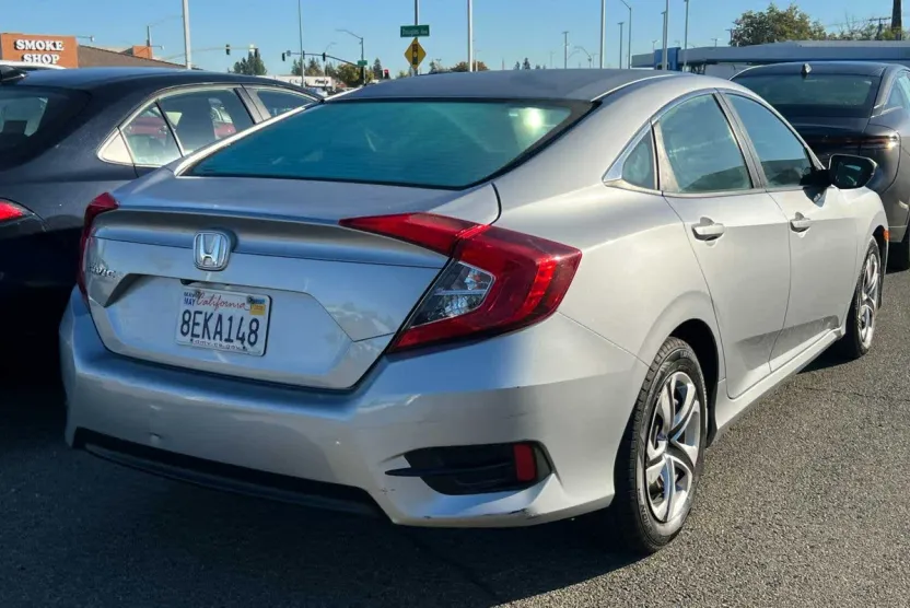 2018 Honda Civic LX photo 1