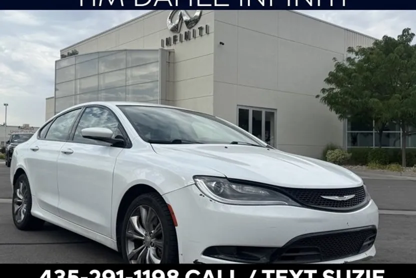 2015 Chrysler 200 S photo 1