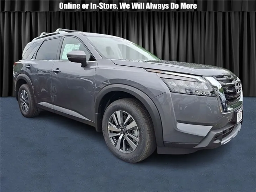 2025 Nissan Pathfinder SL photo 1