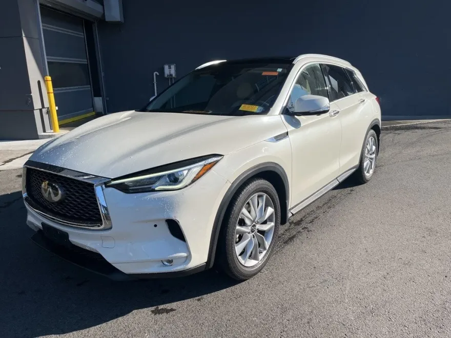 2021 Infiniti QX50 Essential photo 1