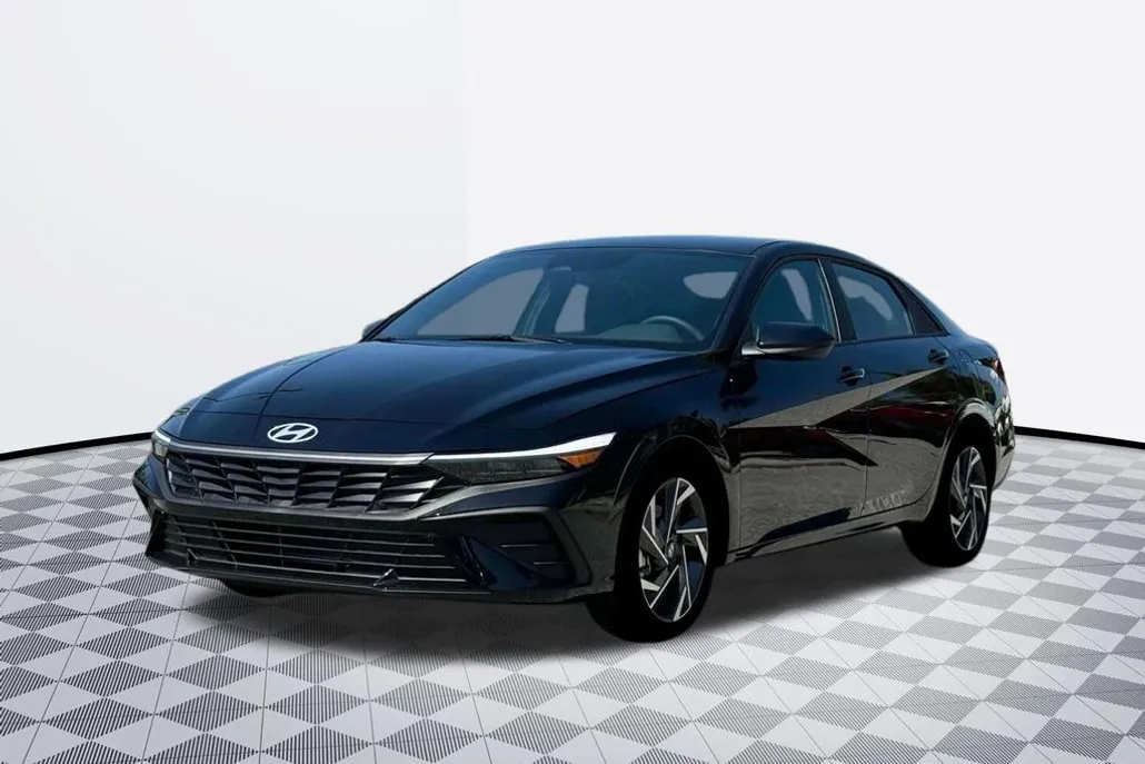 2025 Hyundai Elantra SEL Sport photo 1
