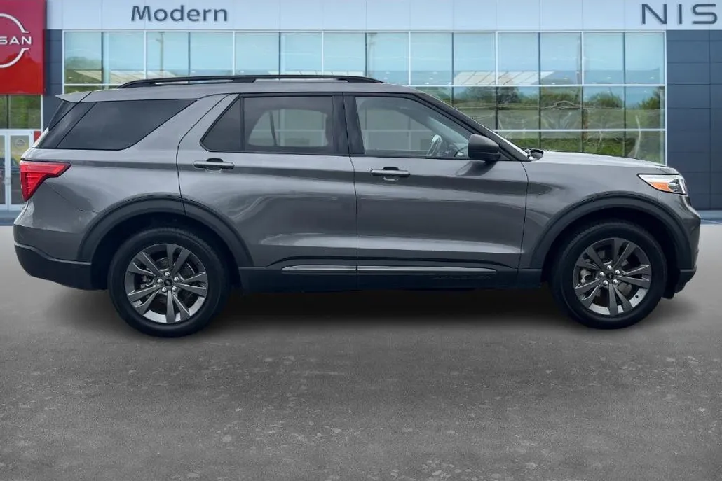 2021 Ford Explorer XLT photo 1