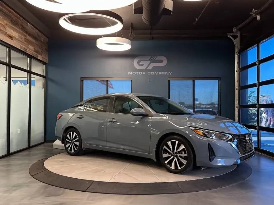 2024 Nissan Sentra SV Premium photo 1