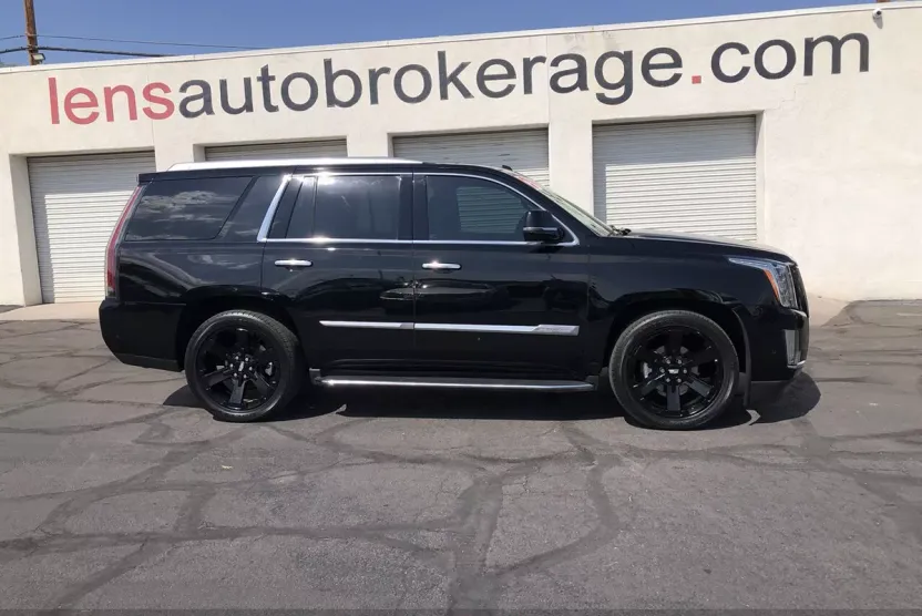 2017 Cadillac Escalade Standard photo 1