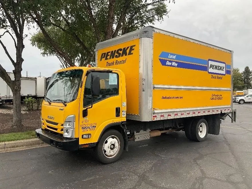2023 Isuzu NPR photo 1