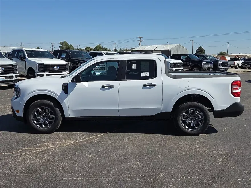 2025 Ford Maverick XLT photo 1