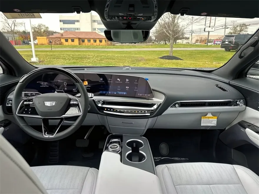 2025 Cadillac Lyriq Sport photo 1
