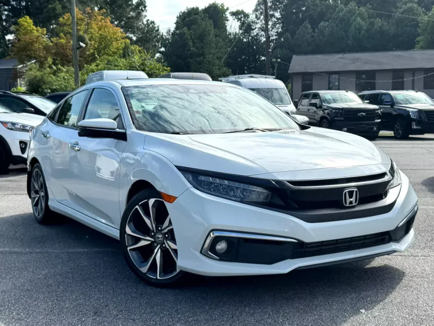 2019 Honda Civic Touring photo 1