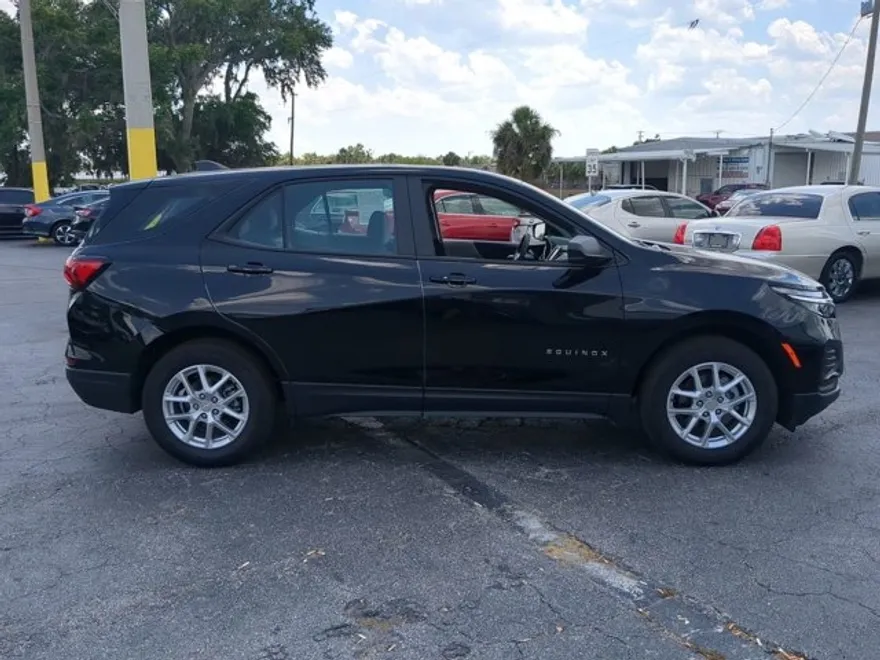 2024 Chevrolet Equinox LS photo 1