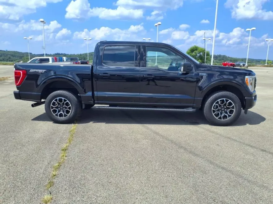 2023 Ford F-150 XLT photo 1