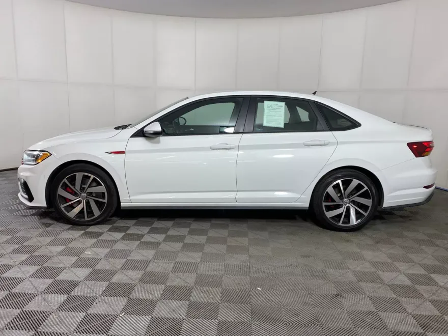 2019 Volkswagen Jetta GLI S photo 2