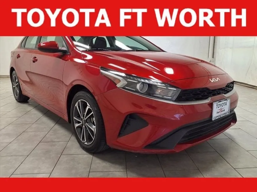 2024 Kia Forte LXS photo 1