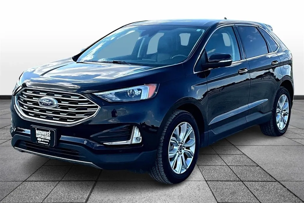 2022 Ford Edge Titanium photo 1