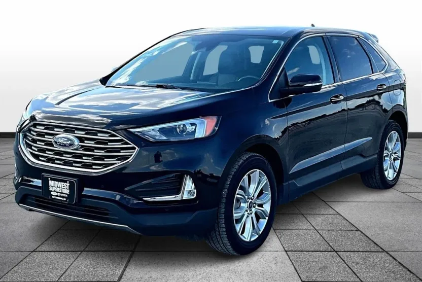 2022 Ford Edge Titanium photo 1