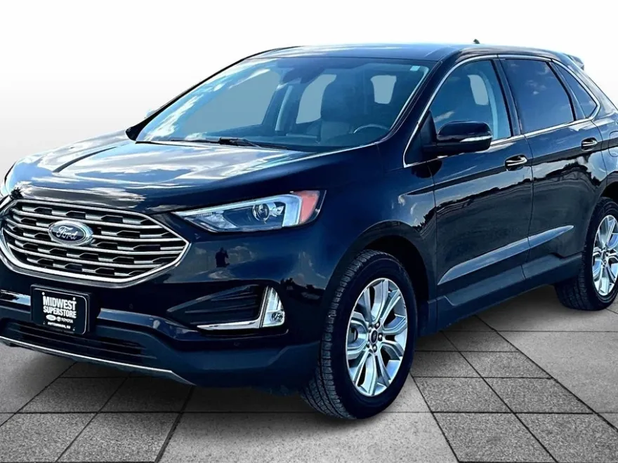 2022 Ford Edge Titanium photo 1