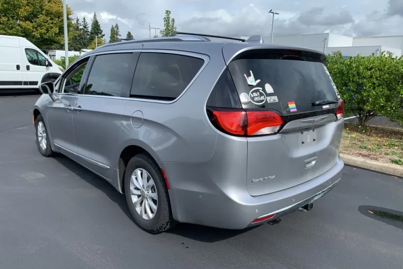 2018 Chrysler Pacifica Touring Plus photo 1
