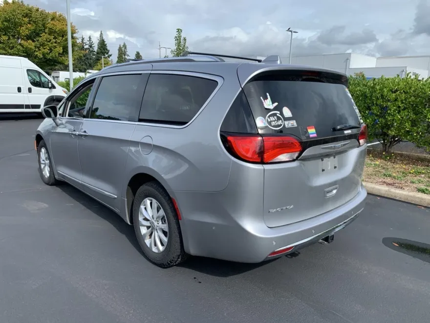 2018 Chrysler Pacifica Touring Plus photo 1