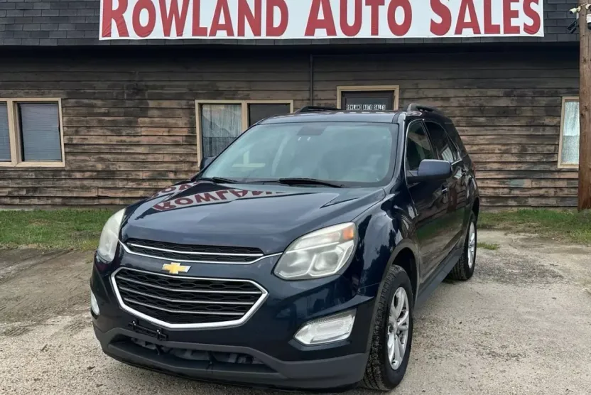 2017 Chevrolet Equinox LT photo 1