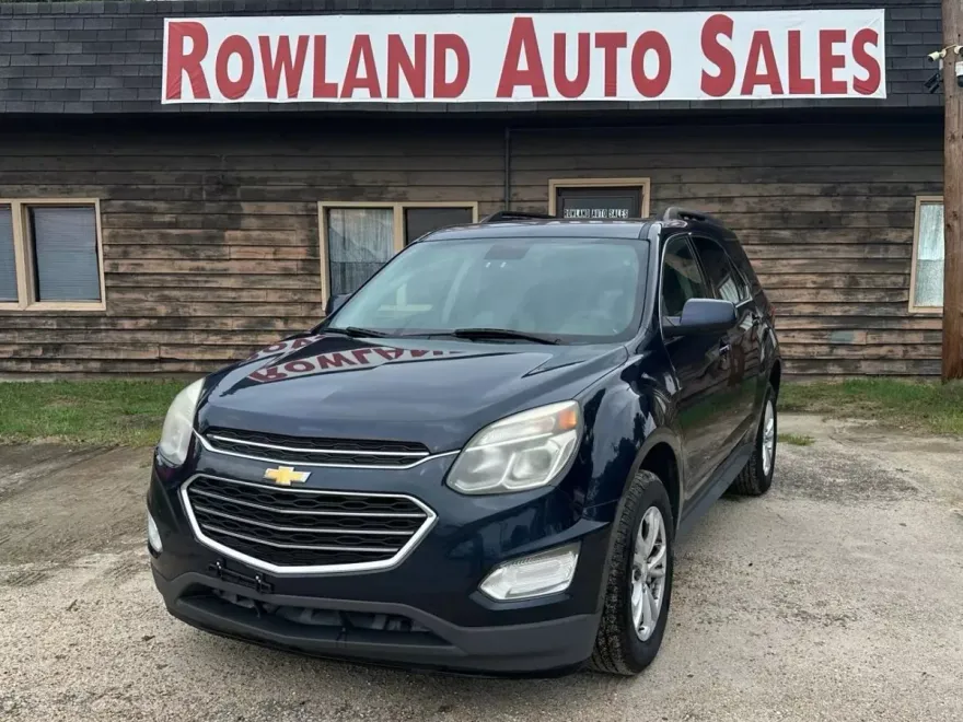 2017 Chevrolet Equinox LT photo 1