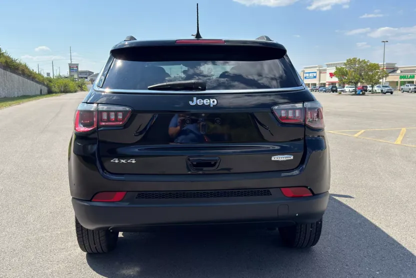 2017 Jeep Compass Latitude photo 1