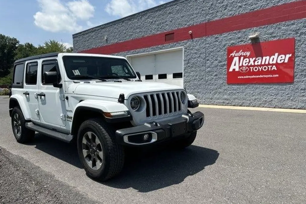 2022 Jeep Wrangler Unlimited Sahara photo 1
