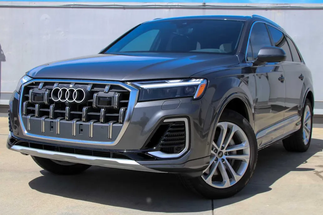 2025 Audi Q7 55 Premium Plus photo 1