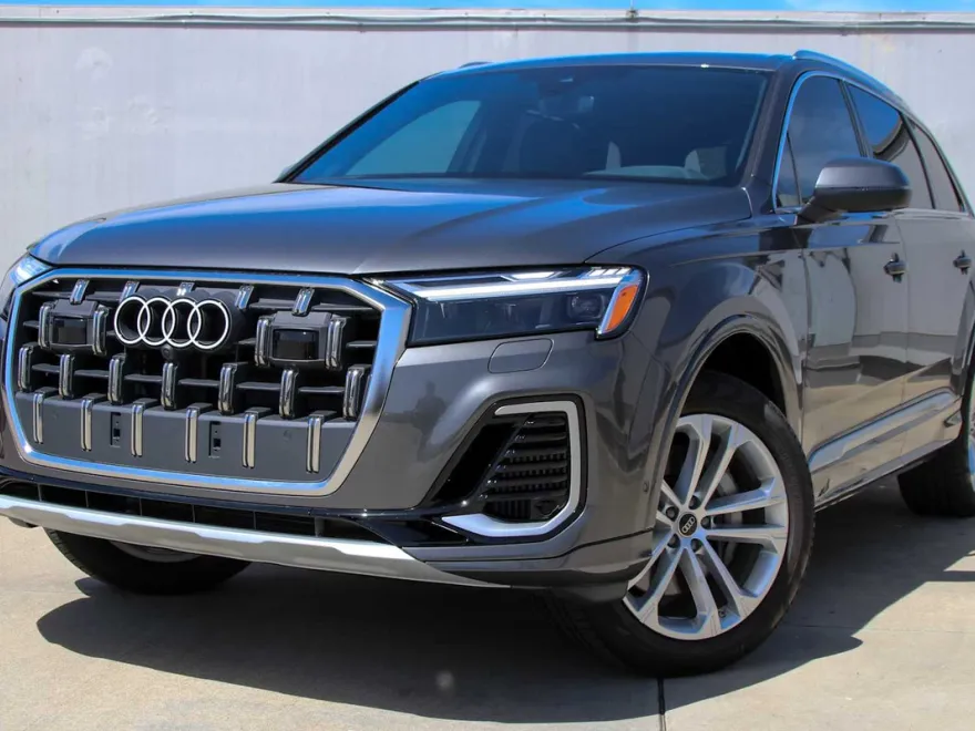 2025 Audi Q7 55 Premium Plus photo 1