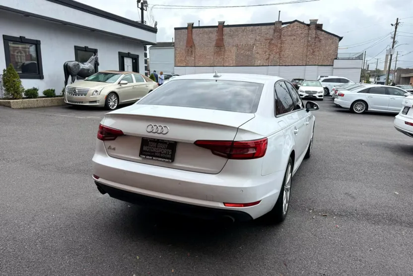 2017 Audi A4 TFSI Premium photo 1