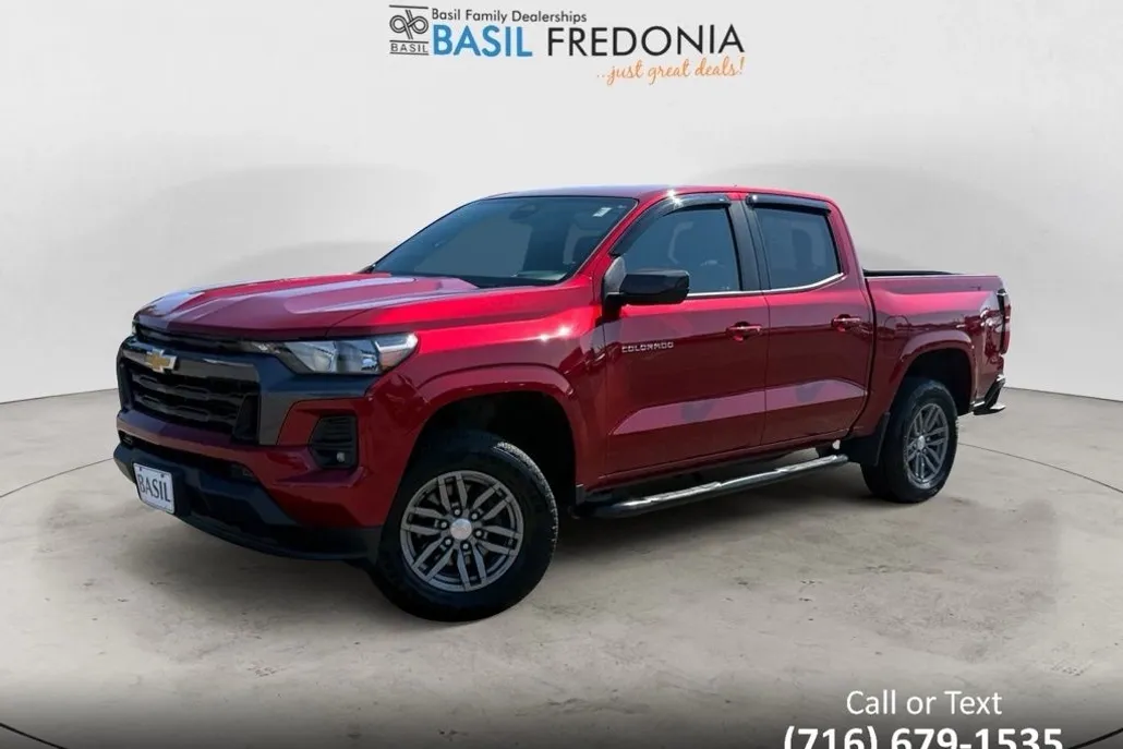 2023 Chevrolet Colorado LT photo 1