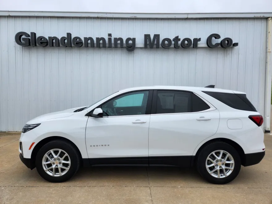 2023 Chevrolet Equinox LT photo 1