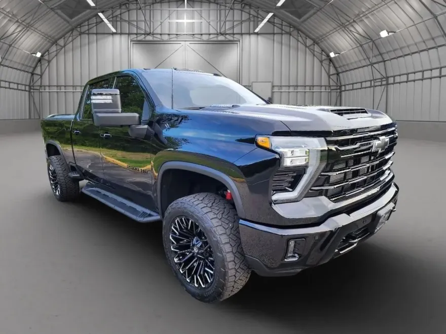 2024 Chevrolet Silverado 2500HD LTZ photo 1