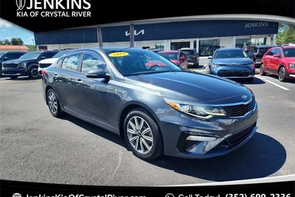2019 Kia Optima LX photo 1
