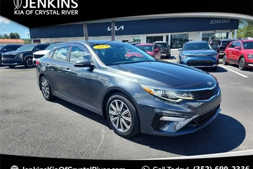 2019 Kia Optima LX photo 1