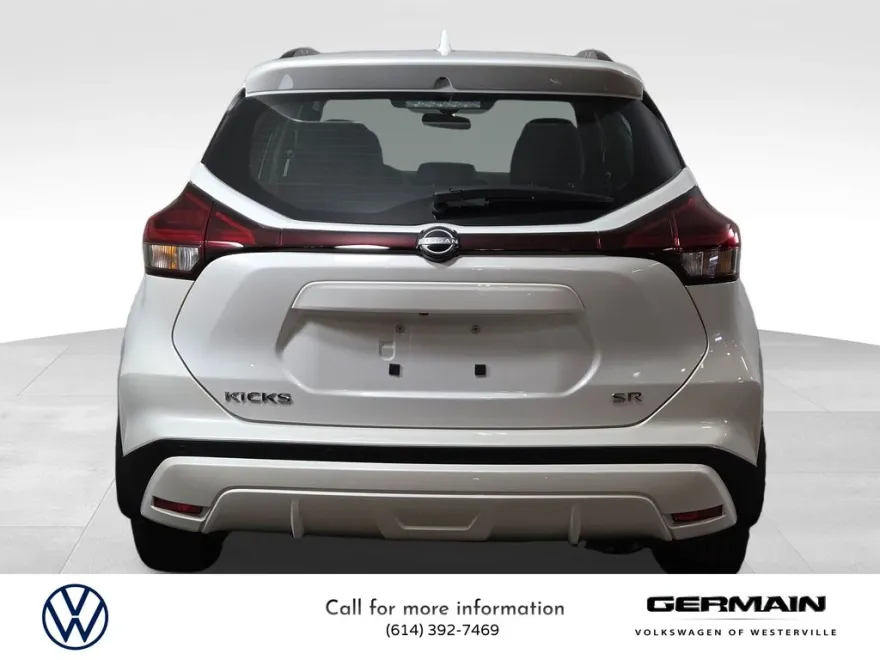 2024 Nissan Kicks SR photo 1