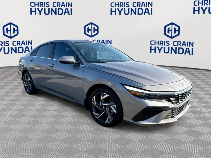 2024 Hyundai Elantra SEL photo 1