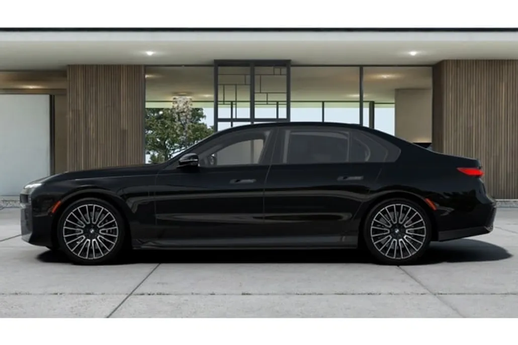 2026 Bmw 750e photo 1