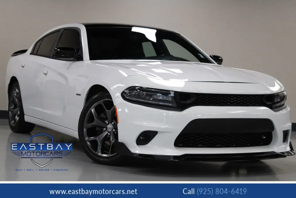 2016 Dodge Charger R/T photo 1