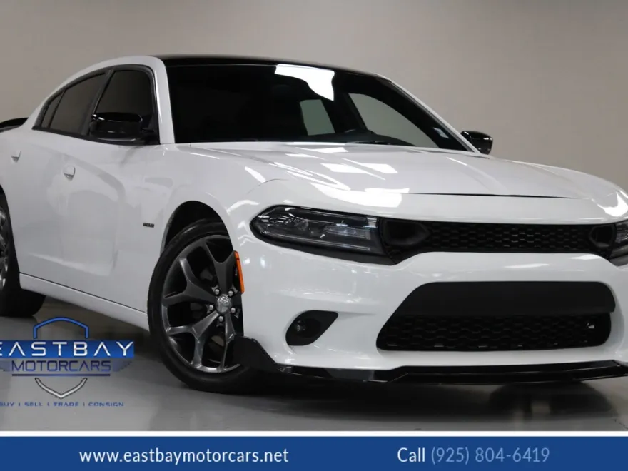 2016 Dodge Charger R/T photo 1