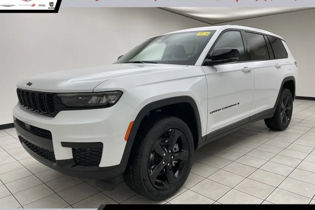 2025 Jeep Grand Cherokee Altitude photo 1