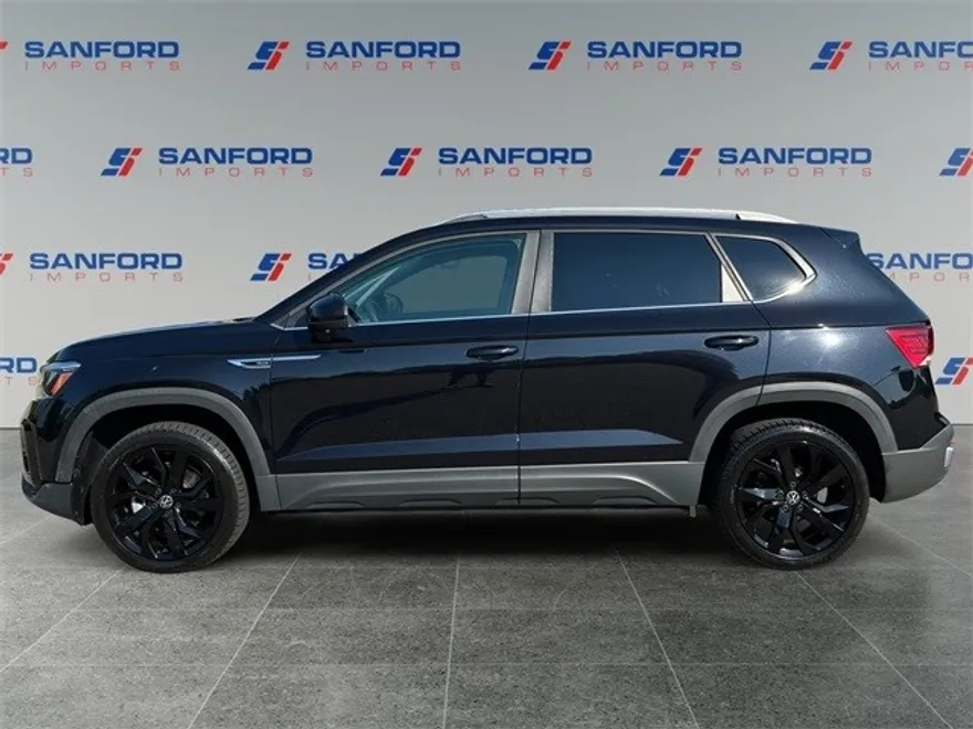 2022 Volkswagen Taos SE photo 1