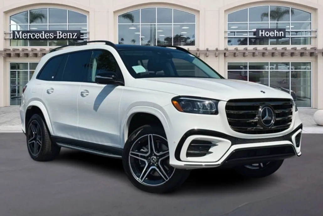 2026 Mercedes Benz GLS 450 4MATIC photo 1